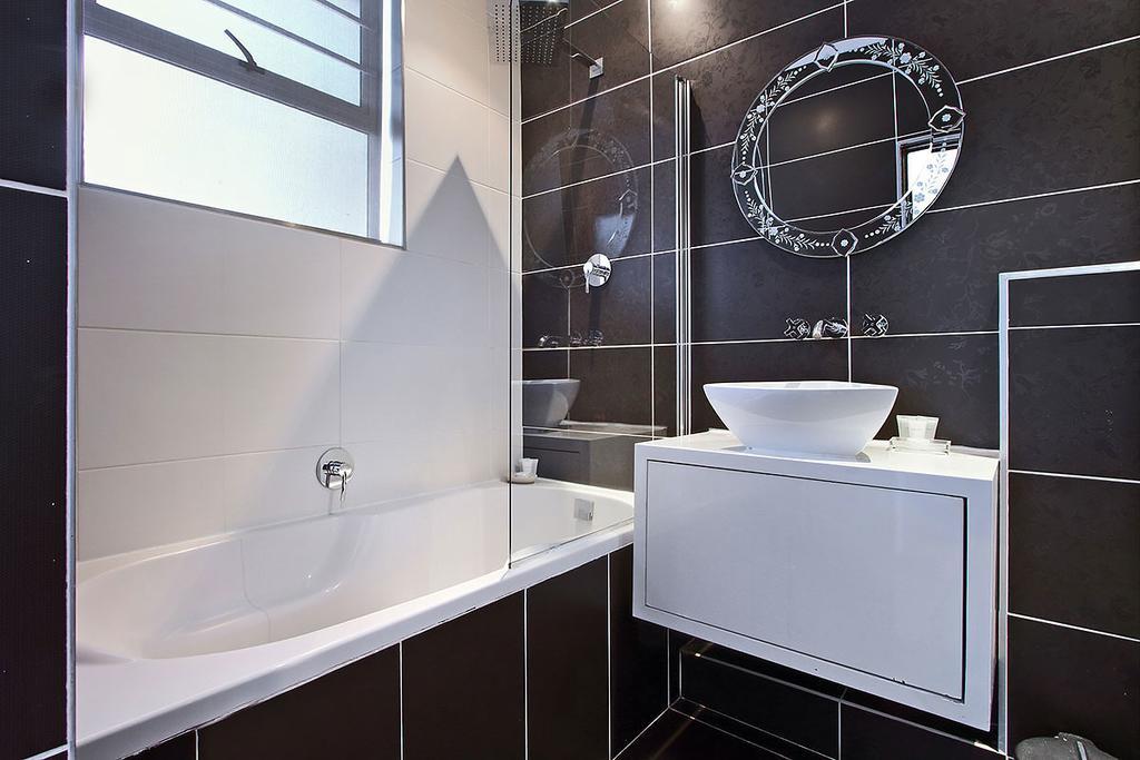 Vredenhof Self Catering Apartment 케이프타운 외부 사진